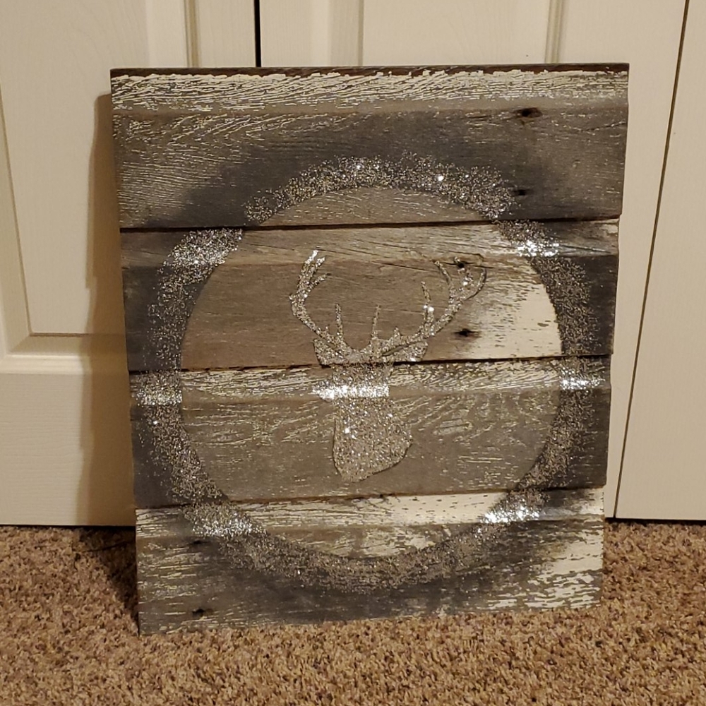 Barnwood Glitter deer wall hanging